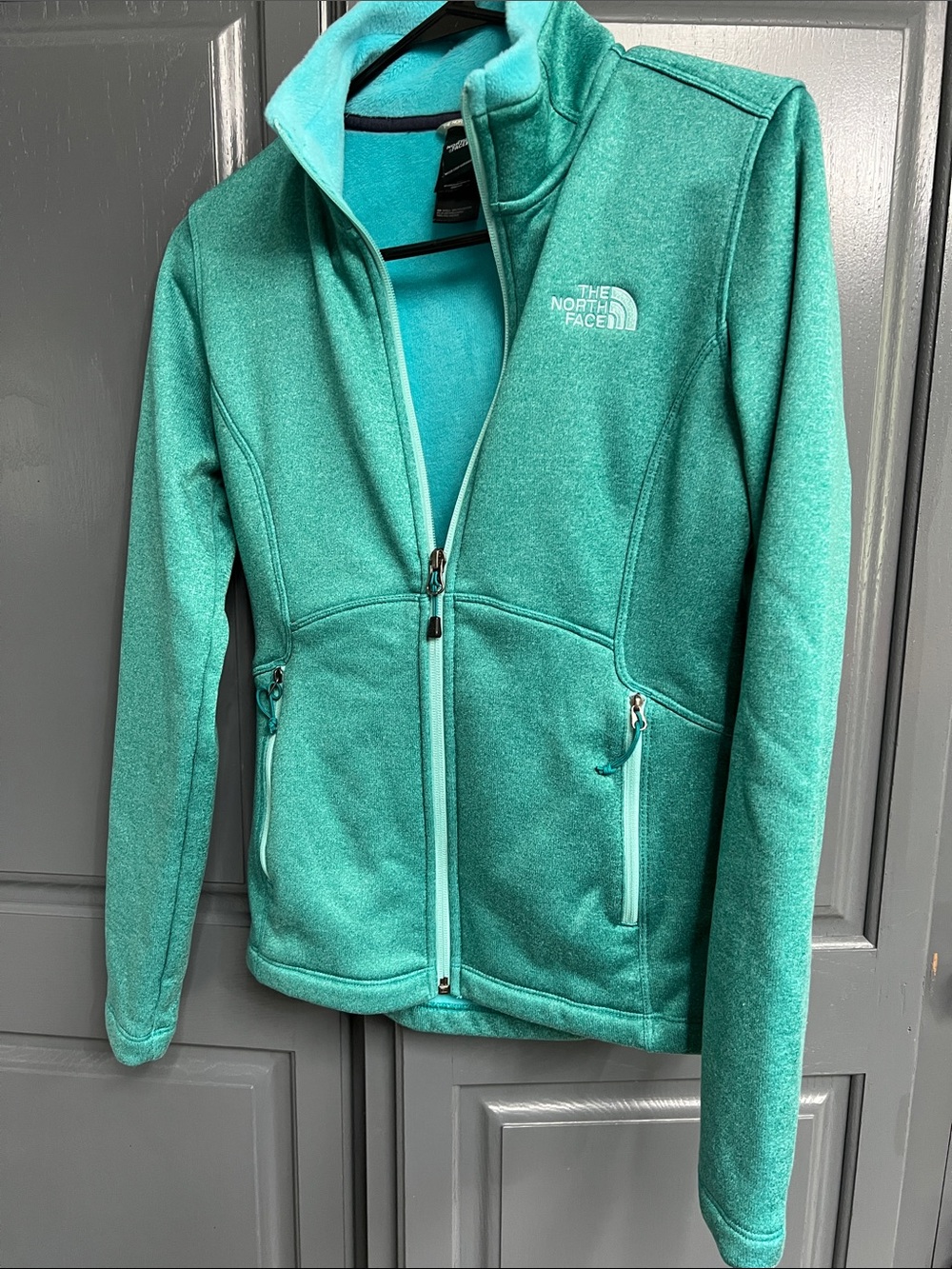 The North Face Teal Green women’s Full-Zip Fleece Jacket